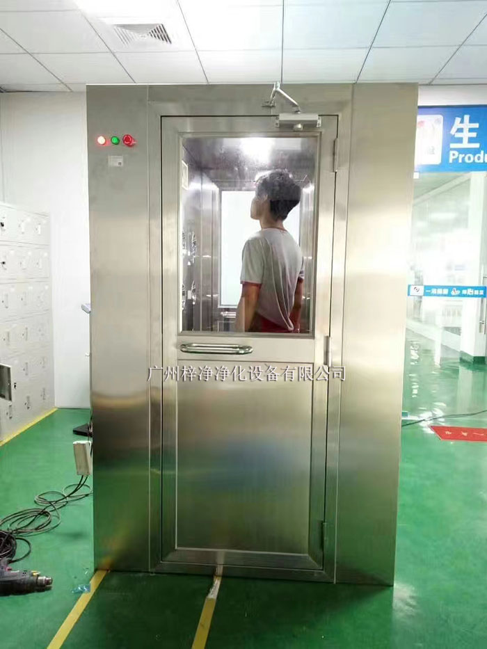 風淋室運行過程中的噪音問題往往會影響工作環(huán)境和員工的身心健康