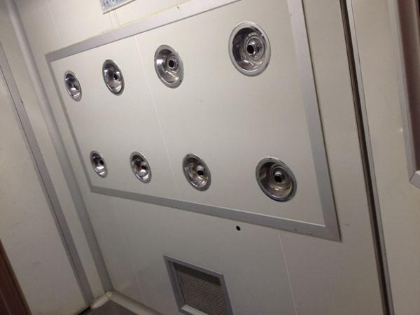 彩鋼板風(fēng)淋室噴淋板 潔凈室彩鋼板風(fēng)淋室噴淋板