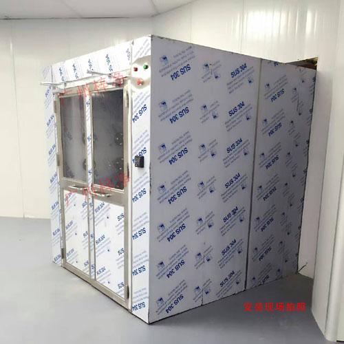 雙開門貨物風(fēng)淋室側(cè)面圖 雙開門貨物風(fēng)淋室側(cè)面圖